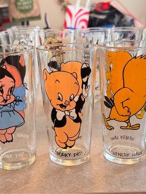 Porky Pig Glass Tumbler - Vintage Cartoon Character